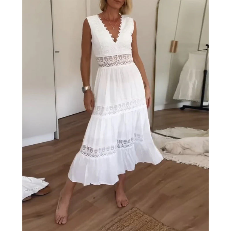 Aurélie - Elegant Blondekjole med V-Udskæring