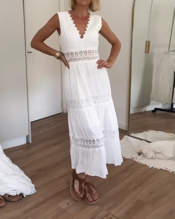 Aurélie - Elegant Blondekjole med V-Udskæring