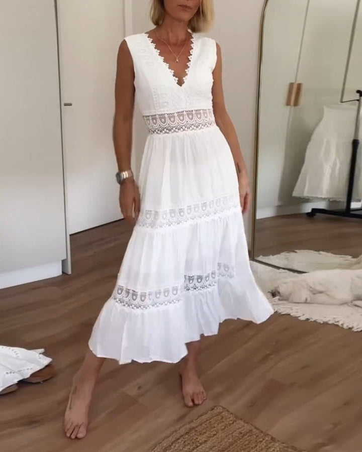 Aurélie - Elegant Blondekjole med V-Udskæring