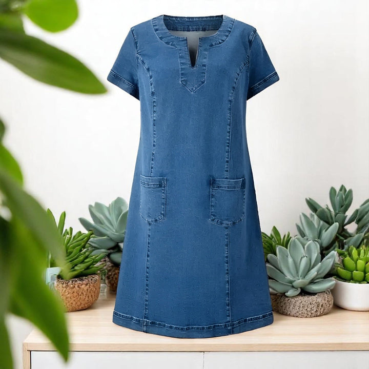 Alma – Blød Denimkjole med Forlommer