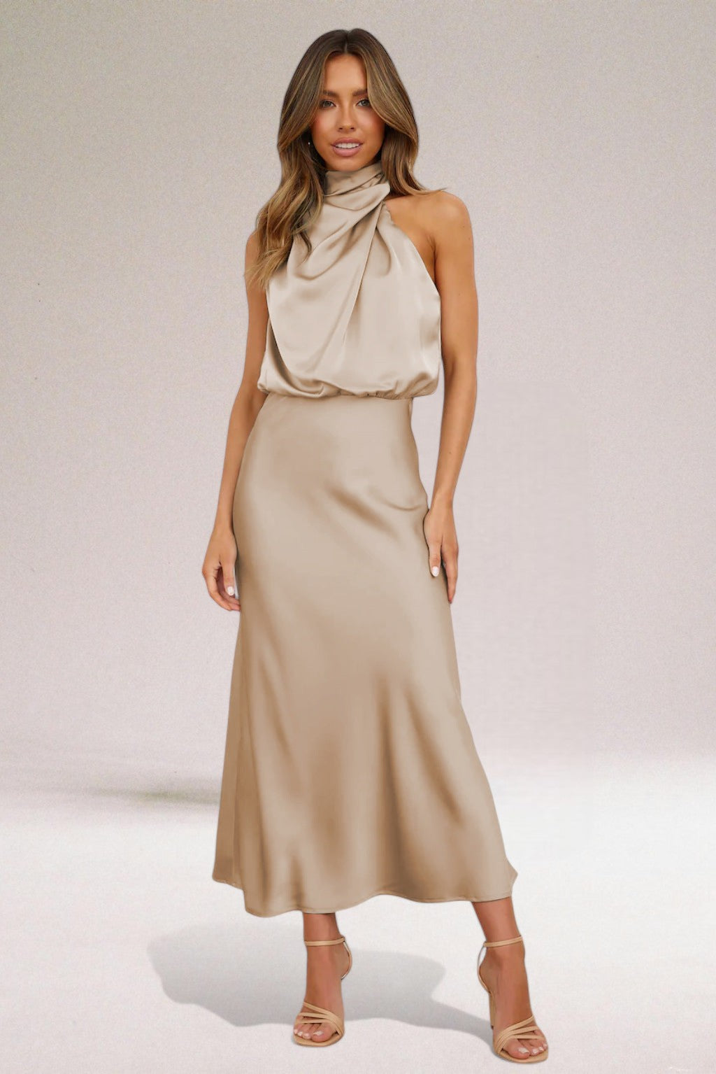 Bodil® | Glamour kjole i satin med halterneck
