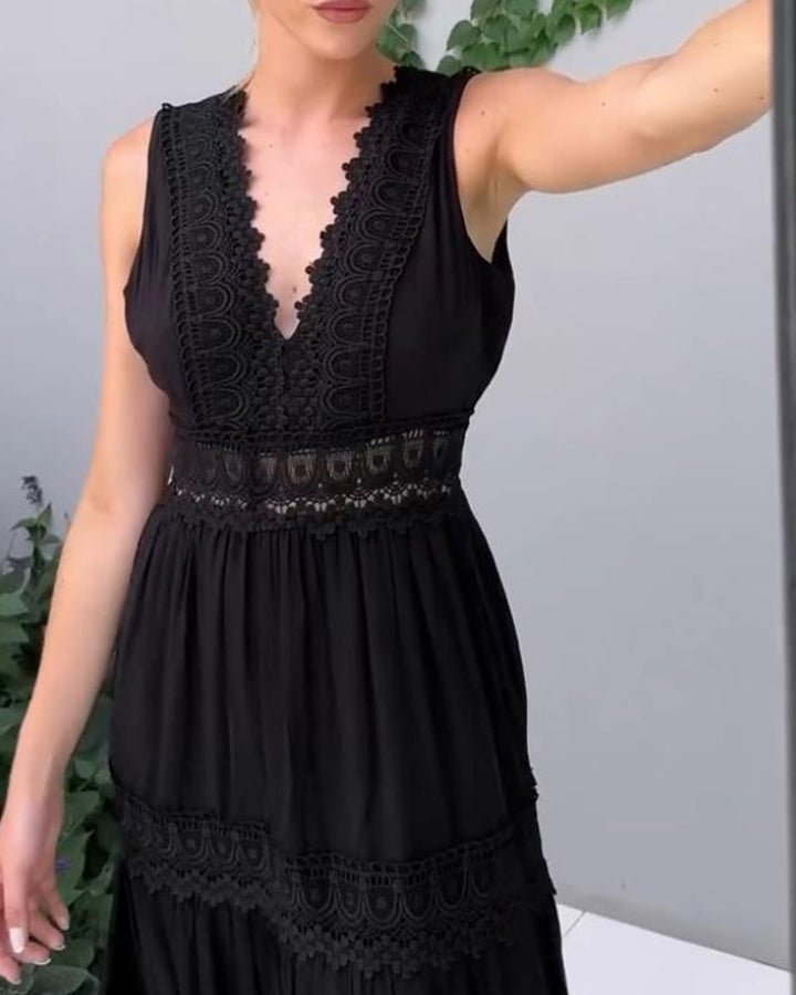 Aurélie - Elegant Blondekjole med V-Udskæring