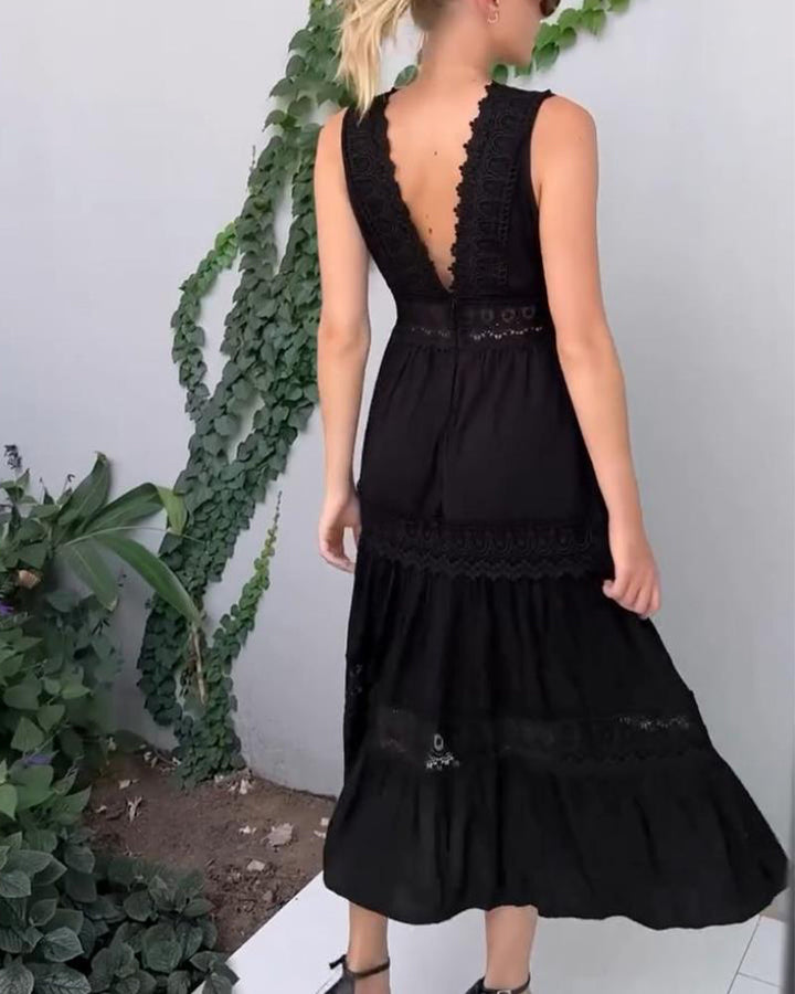 Aurélie - Elegant Blondekjole med V-Udskæring