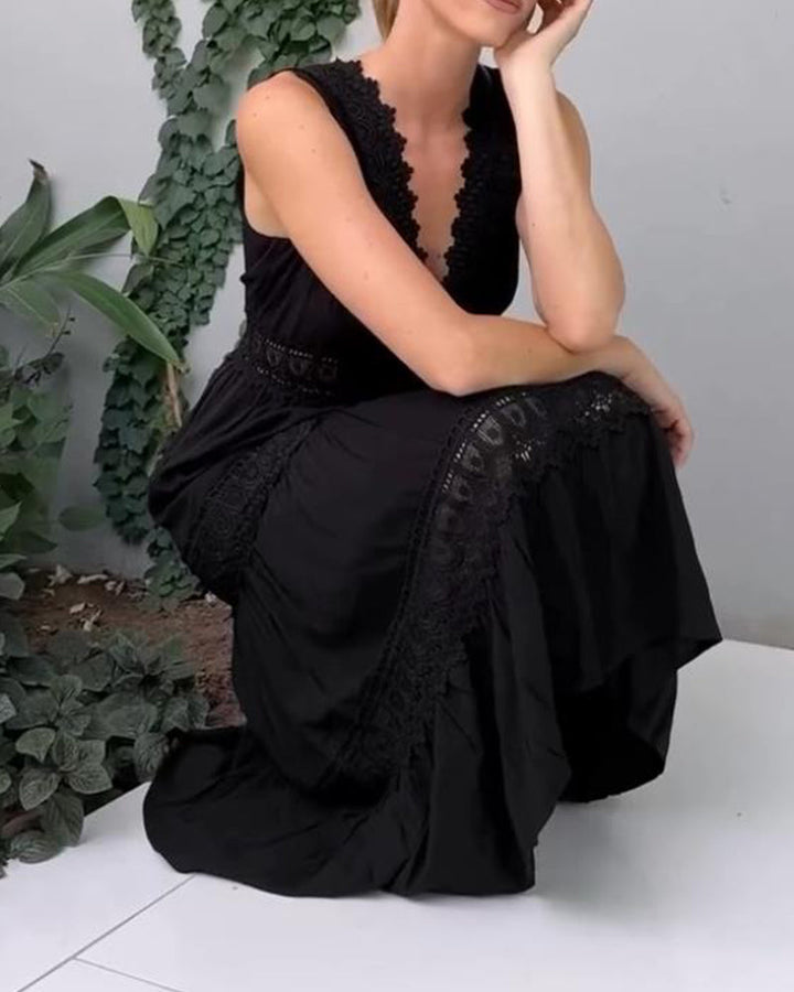 Aurélie - Elegant Blondekjole med V-Udskæring