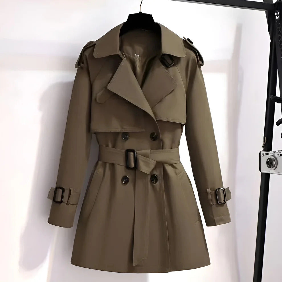 Mirella™ | Kort og chic trenchcoat til kvinder
