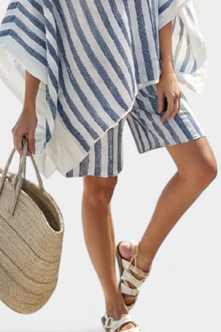 Sæt med stribede Nancy med oversized bluse og elegante shorts