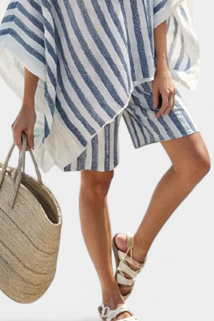 Sæt med stribede Nancy med oversized bluse og elegante shorts