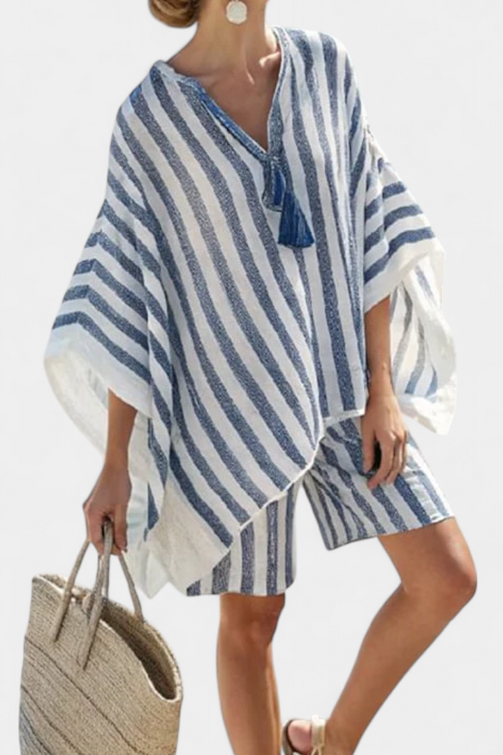 Sæt med stribede Nancy med oversized bluse og elegante shorts